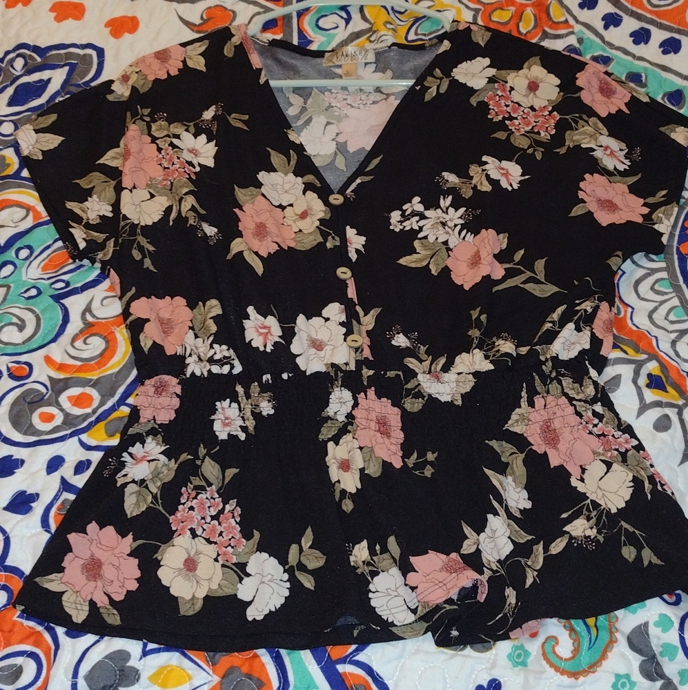 Floral v neck Henley blouse